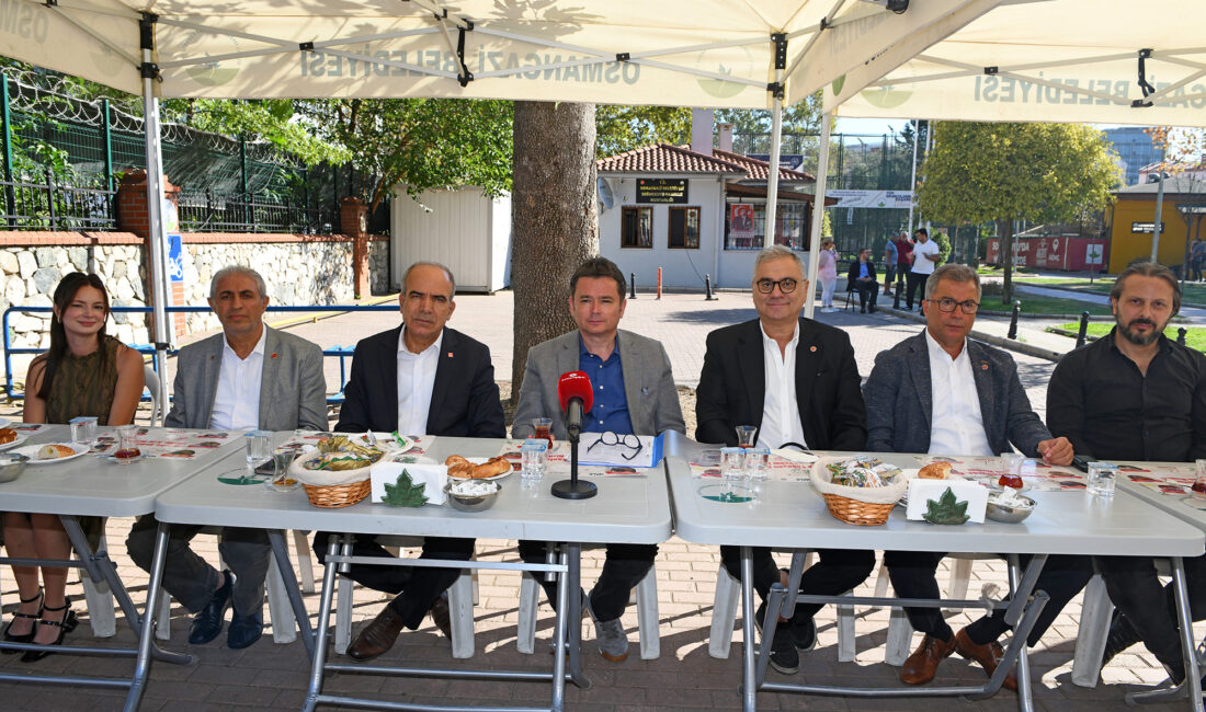 Osmangazi Belediye Başkanı Erkan Aydın, Soğukkuyu Mahallesi’nde planlanan kentsel dönüşüm