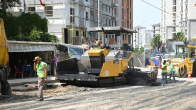 Tuzla’da 50 Bin Tonluk Asfalt Seferberliği Başladı Tuzla Belediyesi, ilçe genelinde başlattığı kapsamlı asfalt seferberliğiyle ulaşım altyapısını
