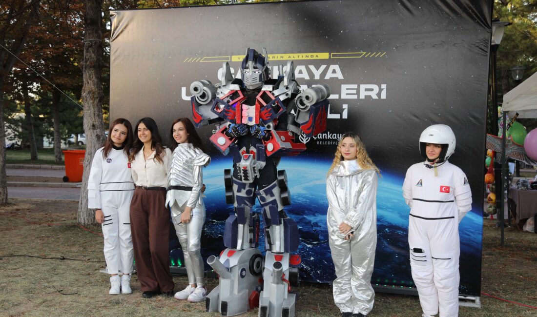 Çankaya Uzay Filmleri Festivali büyük bir ilgi ile devam ediyor.