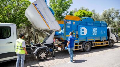 “Dönüşüme Evde Başla” Projesi İzmir’e Yayılıyor Avrupa ülkelerinin öncülük ettiği kapıdan kapıya atık toplama projesini geçen