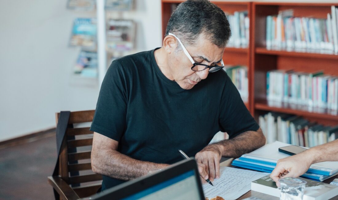 İzmir Büyükşehir Belediyesi tarafından düzenlenen “Edebiyat Yolculuktur” temalı Şiir, Öykü