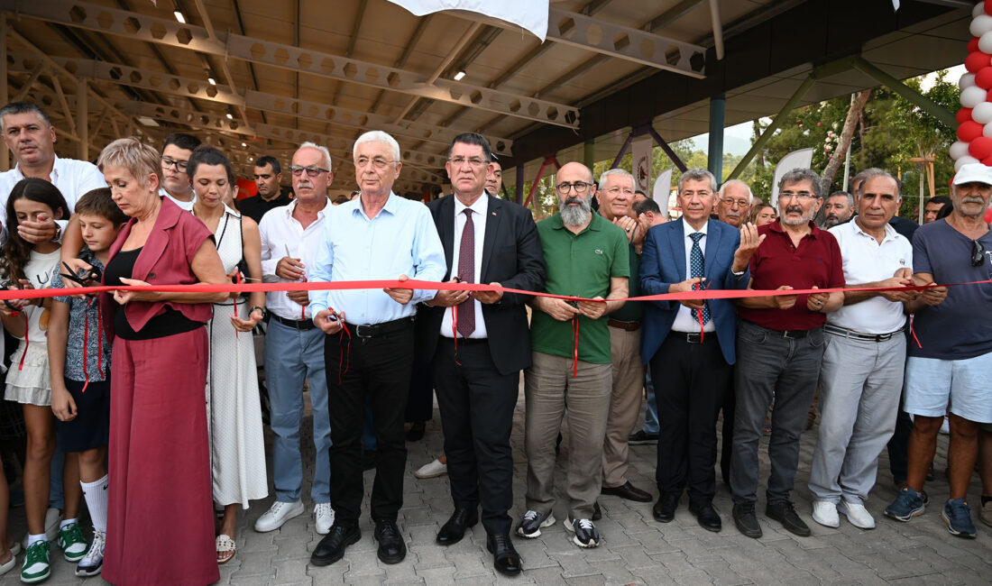 Kemer Belediye Başkanı Necati Topaloğlu‘nun “Her mahalleye bir kapalı pazar
