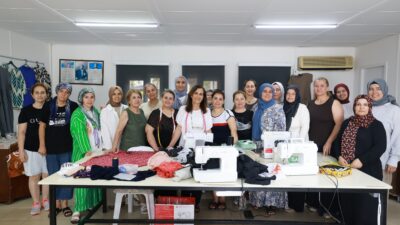 MEZİTLİ'DE KADINLAR DİKİŞ VE NAKIŞ KURSU İLE EKONOMİYE KATKI SAĞLIYOR