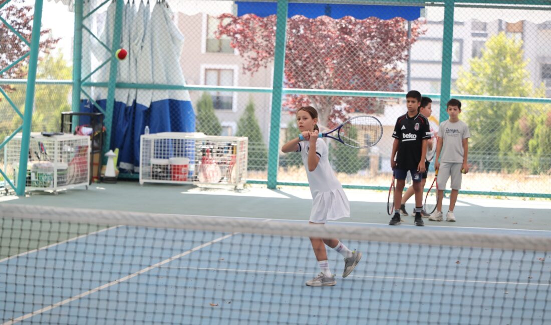 Merkezefendi Belediyesi, 30 Ağustos Zafer Bayramı’na özel futbol ve tenis