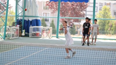 Merkezefendi Belediyesi, 30 Ağustos Zafer Bayramı’na özel futbol ve tenis