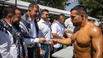 Başkan Tugay’dan yağlı güreş branşı müjdesi İzmir Büyükşehir Belediye Başkanı Dr. Cemil Tugay, Ödemiş’te yapılan Gölcük