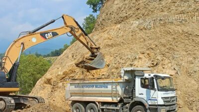 Bursa Büyükşehir’le Kırsal Kesimde Yol Kalitesi Artıyor Bursa’da kent merkezinin yanı sıra ilçelerde de ulaşıma konfor ve