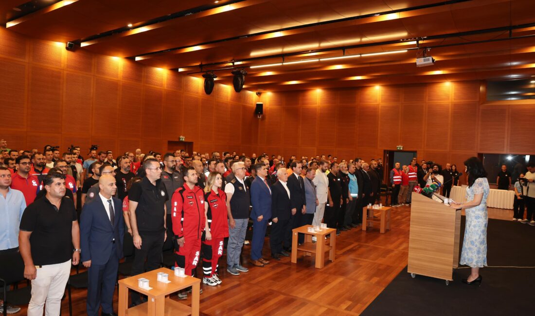 Bursa Büyükşehir Belediye Başkanı Mustafa Bozbey, Bursa’daki orman yangınlarının söndürülmesi