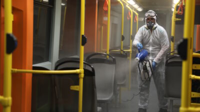 Bursa Büyükşehir’den Ulaşımda Hijyen Seferberliği Bursa Büyükşehir Belediyesi, günde 800 bin fazla vatandaşın kullandığı toplu