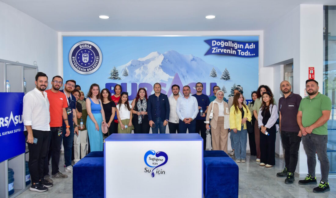  Bursa Büyükşehir Belediyesi tarafından düzenlenen ‘Gülümseyen Gençlik’ programı kapsamında Bursa