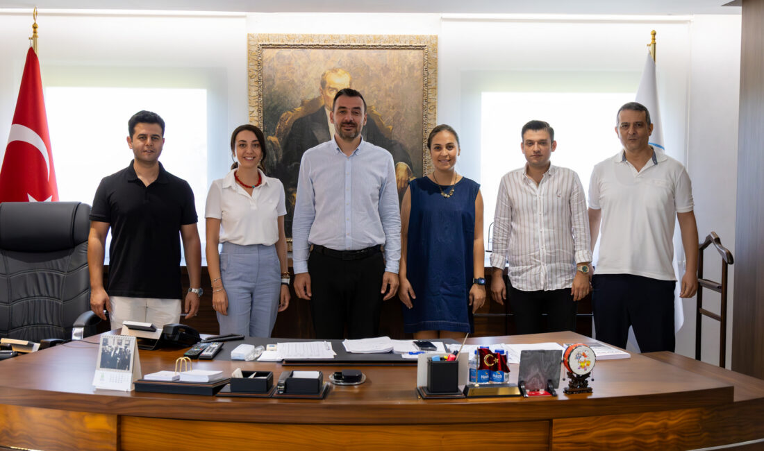 Mimarlar Odası Manavgat Temsilciliği Başkanı Tuğçe Özdemir, Gündüz ve beraberindeki