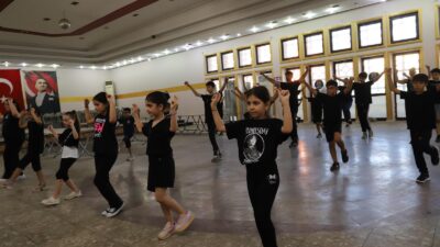 Nazilli Belediye Başkanı Op. Dr. Ertuğrul Tetik, Nazilli Belediyesi Halk Oyunları