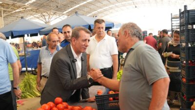 Efeler Belediye Başkanı Anıl Yetişkin Cuma Pazarı’nda Vatandaşlarla Buluştu Efeler Belediye Başkanı Anıl Yetişkin, Fatih Mahallesi’nde yer alan kapalı