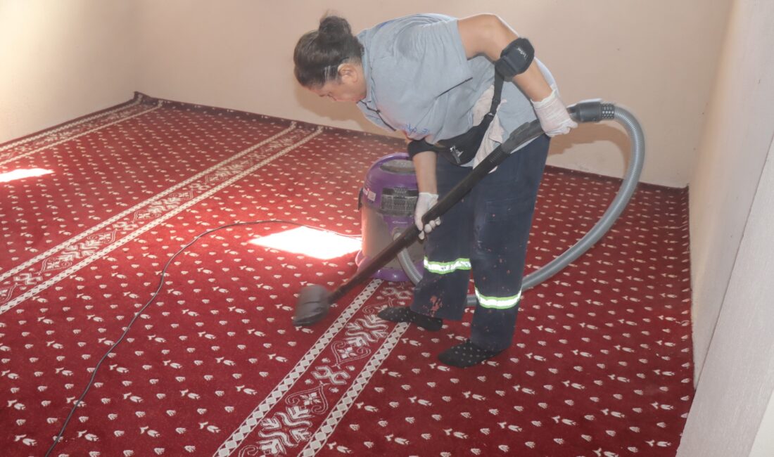 Nazilli Belediyesi Temizlik İşleri Müdürlüğü ekipleri, vatandaşların daha sağlıklı ve