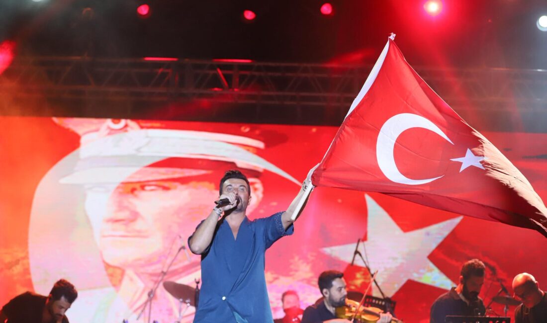 Turgutlu Belediyesi ve Manisa Büyükşehir Belediyesi organizasyonuyla düzenlenen 30 Ağustos