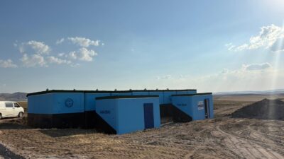 Şereflikoçhisar’da 4 Mahalleye 200 Metreküplük Yeni Su Deposu Şereflikoçhisar Belediye Başkanı Mustafa Koçak, kırsal mahallelerimizde yaşanan su sorununa