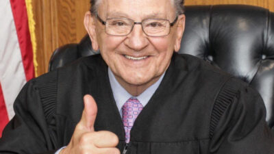 Dünyanın ‘en merhametli yargıcı’ Frank Caprio hayatını kaybetti Dünyanın ‘en merhametli yargıcı’ olarak bilinen Frank Caprio, uzun süredir