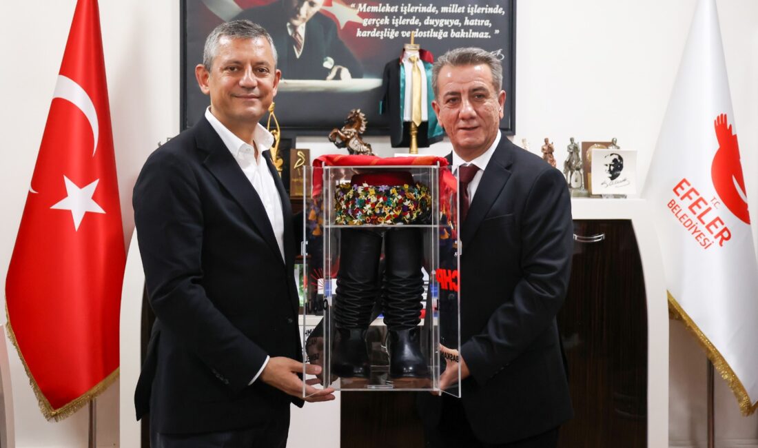 Cumhuriyet Halk Partisi Genel Başkanı Özgür Özel, Efeler Belediye Başkanı