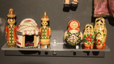 İzmit Belediyesi Oyuncak Müzesi bahçesinde düzenlenen “Müzede Yaz Akşamları Atölyeleri”,