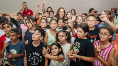 Karşıyaka Sokak Senin Mahalle Olimpiyatları’na Coşkulu Final Karşıyaka Belediyesi tarafından düzenlenen ve yaz boyunca sokaklara neşe katan