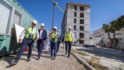 İzmir’in sağlık üssünün yapımı hızla ilerliyor Tugay: Heyecanlıyız, yaptığımız en güzel işlerden biri olacak