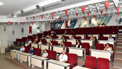 Çiğli Belediyesi, meslek edindirme çalışmaları kapsamında Başkan Onur Emrah Yıldız,