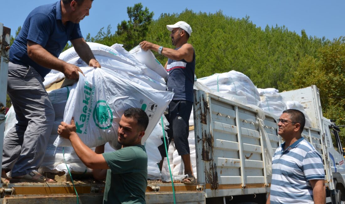 Antalya Büyükşehir Belediyesi, organik tarımı geliştirmek için çiftçilere destek vermeye