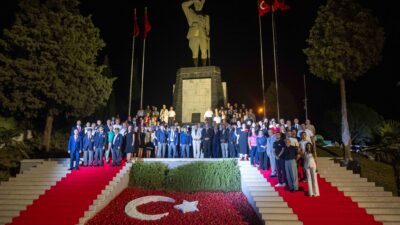 Bornova Belediyesi’nin ev sahipliğinde düzenlenen 30 Ağustos Zafer Bayramı’nın 103.