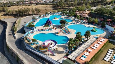 Karabağlar Belediyesi, Aqua Yaşam Yüzme Havuzları hakkında bilgilendirme paylaştı.  