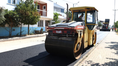 Osmangazi’de Asfalt Çalışmalarına Hız Verildi Osmangazi Belediyesi, ilçe genelinde başlattığı asfaltlama çalışmalarını hız kesmeden sürdürüyor.
