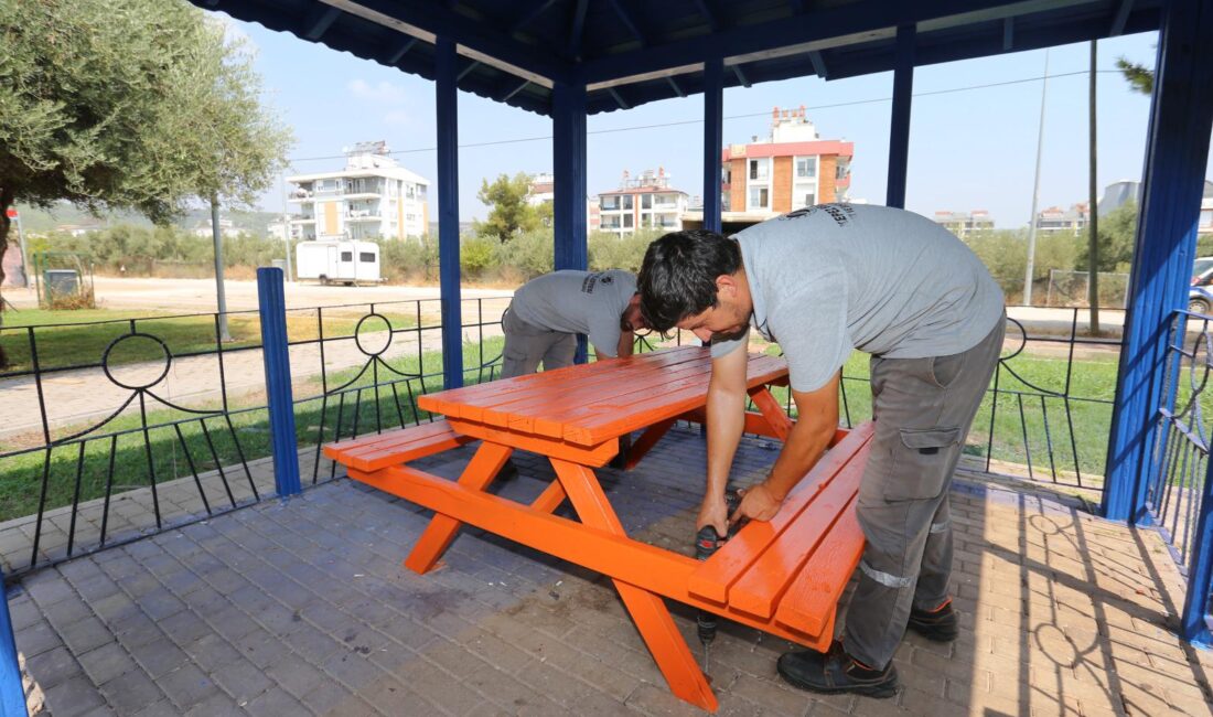 Kepez Belediyesi Park ve Bahçeler Müdürlüğü ekipleri, Aydoğmuş Mahallesi’nde bulunan
