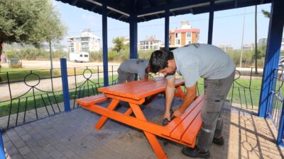 Kepez Belediyesi Park ve Bahçeler Müdürlüğü ekipleri, Aydoğmuş Mahallesi’nde bulunan