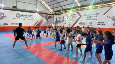 Bakırköy Belediyesi‘nin çocuklara yönelik ücretsiz spor eğitimleri sunduğu Yaz Spor