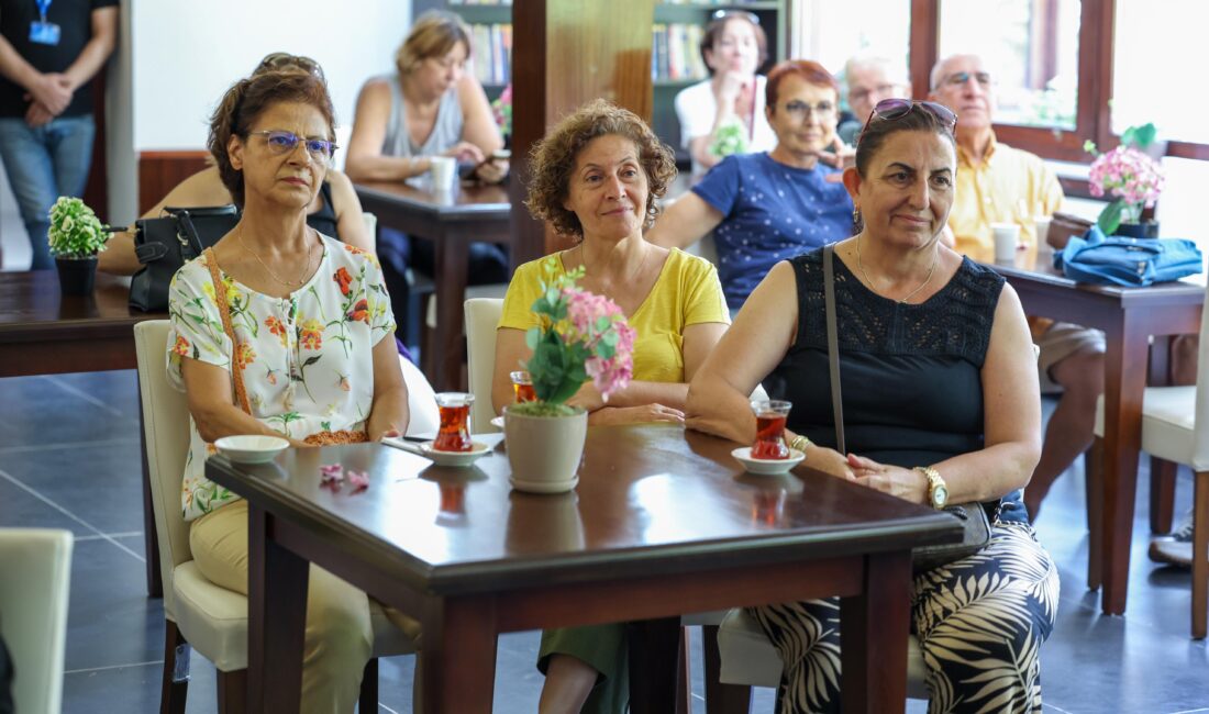 Bakırköy Belediyesi‘nin Ataköy Emekliler Evi’nde düzenlediği “Dengeli Beslen, Sağlıklı Yaşa”