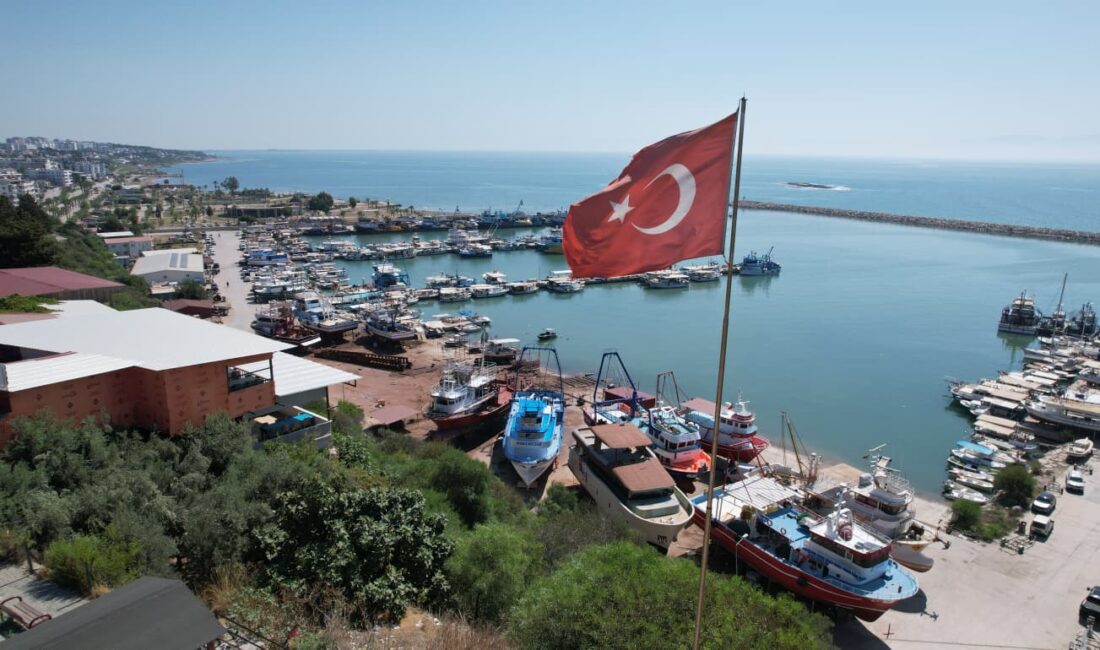 Adana Büyükşehir Belediyesi, bir yandan rutin belediyecilik hizmetlerini sürdürürken, bir
