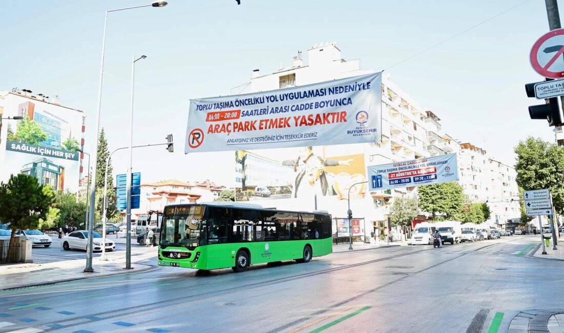 Denizli Büyükşehir Belediye Başkanı Bülent Nuri Çavuşoğlu, İstiklal Caddesi’nde bugün