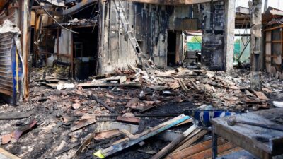 Gökhan Yüksel, Balıkçılar Çarşısı’ndaki Yangın Sonrası İncelemelerde Bulundu Kartal Belediye Başkanı Gökhan Yüksel, Kartal’da bulunan Balıkçılar Çarşısı’nda çıkan