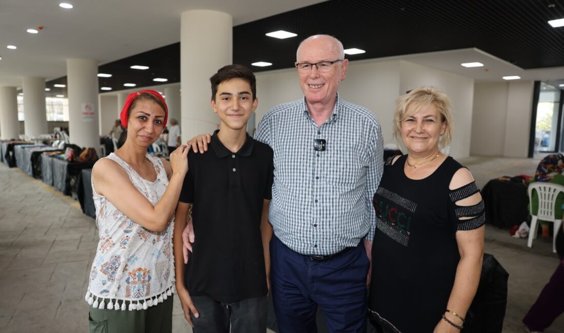 Odunpazarı Belediye Başkanı Kazım Kurt, 100. Yıl Kültür Merkezi içinde