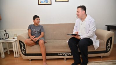 Manisa Büyükşehir İhtiyaç Sahibi Vatandaşların Yanında Sosyal belediyecilik anlayışıyla vatandaşlara desteğini aralıksız sürdüren Manisa Büyükşehir Belediyesi,