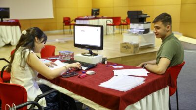 Antalya Büyükşehir Belediyesi’nin itfaiye kadrosunu güçlendirmek amacıyla 45 itfaiye eri