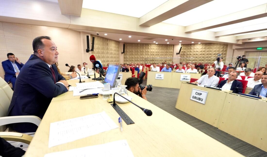Ağustos ayı meclis toplantısında maddelerin görüşülmesine geçilmeden gündemi değerlendiren Manisa