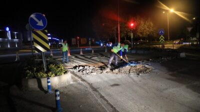 Muğla Büyükşehir’den Güvenli Ulaşım İçin Gece Mesaisi Muğla Büyükşehir Belediyesi, Menteşe ilçesinde şehir içi yollarda 17 milyon