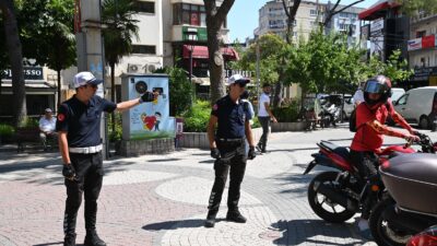 Manisa Büyükşehir’den Kaldırımlar ve Sevgi Yollarında Denetim Manisa Büyükşehir Belediyesi Ulaşım Dairesi Trafik Zabıta ekipleri, yayaların güvenliğini