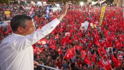 Cumhuriyet Halk Partisi Genel Başkanı Özgür Özel, Kırşehir’de gerçekleştirilen Millet