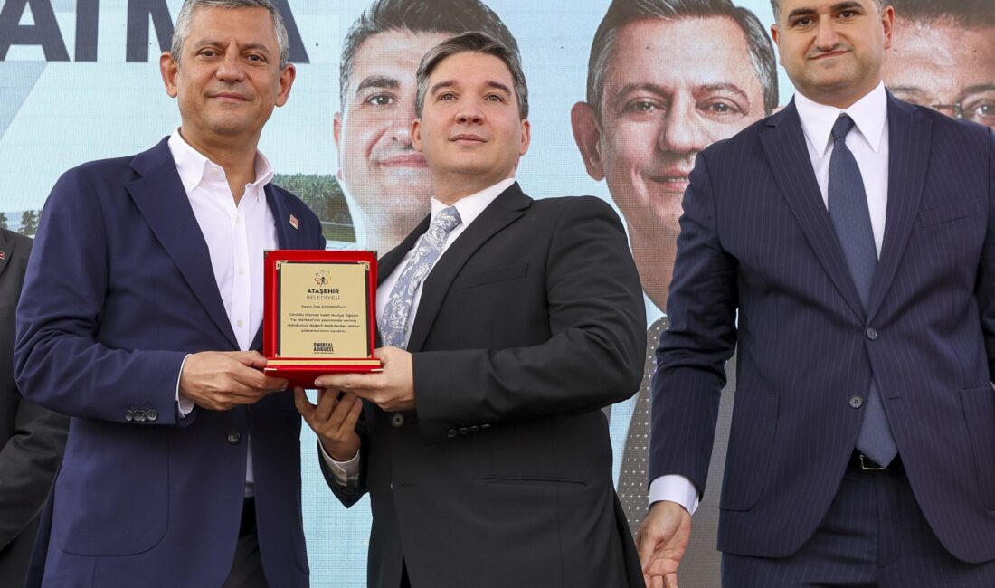 Cumhuriyet Halk Partisi Genel Başkanı Özgür Özel, Ataşehir Belediyesi’nin Açılış