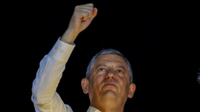 Cumhuriyet Halk Partisi Genel Başkanı Özgür Özel, Üsküdar’da gerçekleştirilen Millet