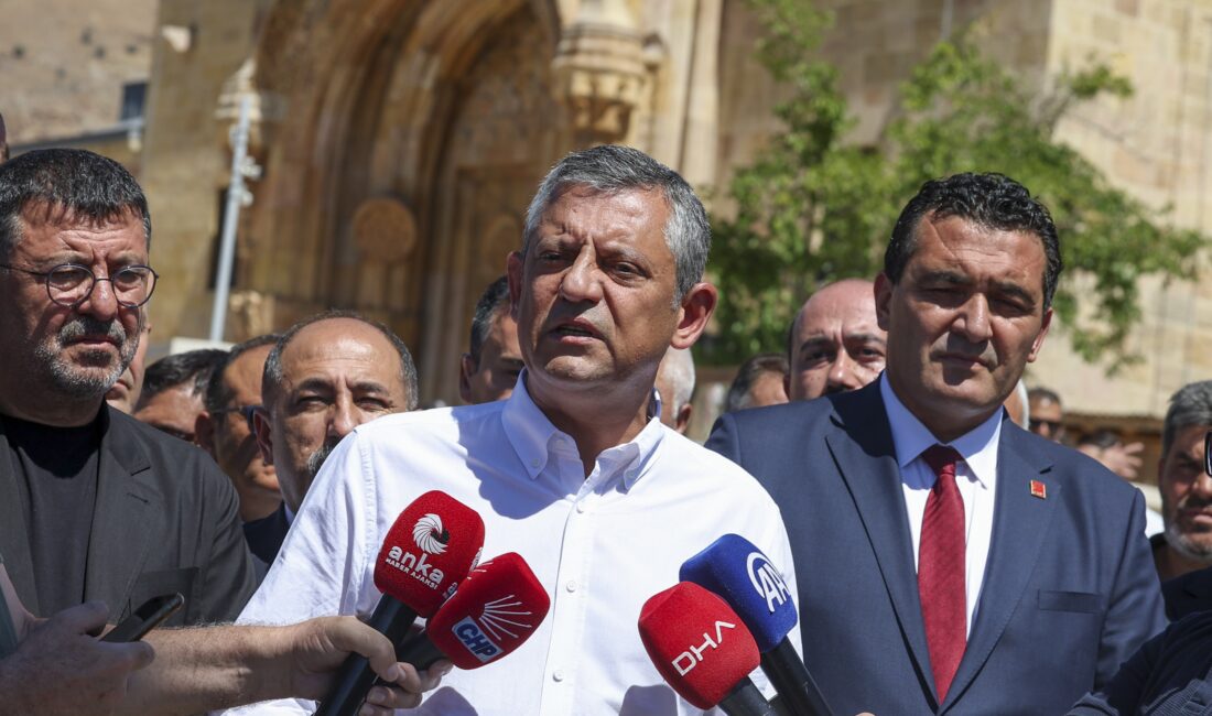 Cumhuriyet Halk Partisi Genel Başkanı Özgür Özel, Sivas Divriği Ulu