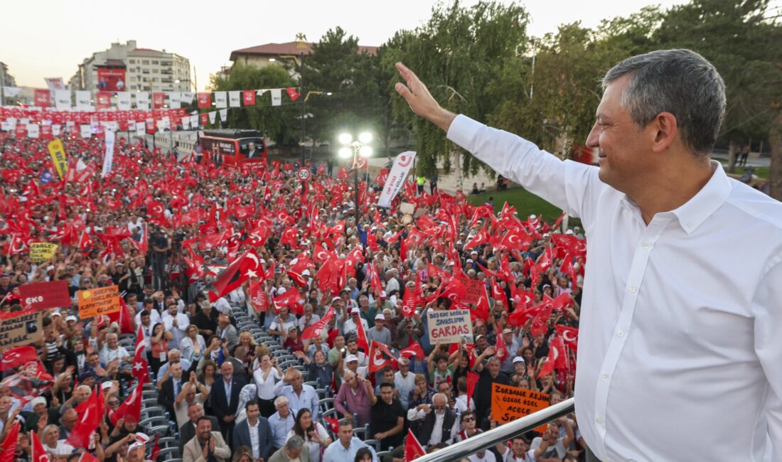 Cumhuriyet Halk Partisi Genel Başkanı Özgür Özel, Sivas’ta gerçekleştirilen Millet