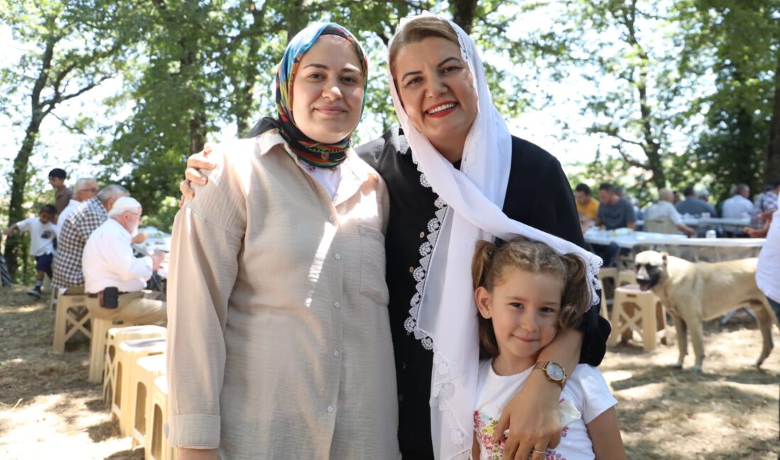 İzmit Belediyesinin eğitimdeki başarısı gururlandırmaya devam ediyor. İzmit Belediyesi Çınar