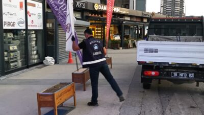 Nilüfer’in Caddelerinde Kapsamlı Temizlik Nilüfer Belediyesi Zabıta ekipleri, 23 Nisan ve 29 Ekim Mahallesi